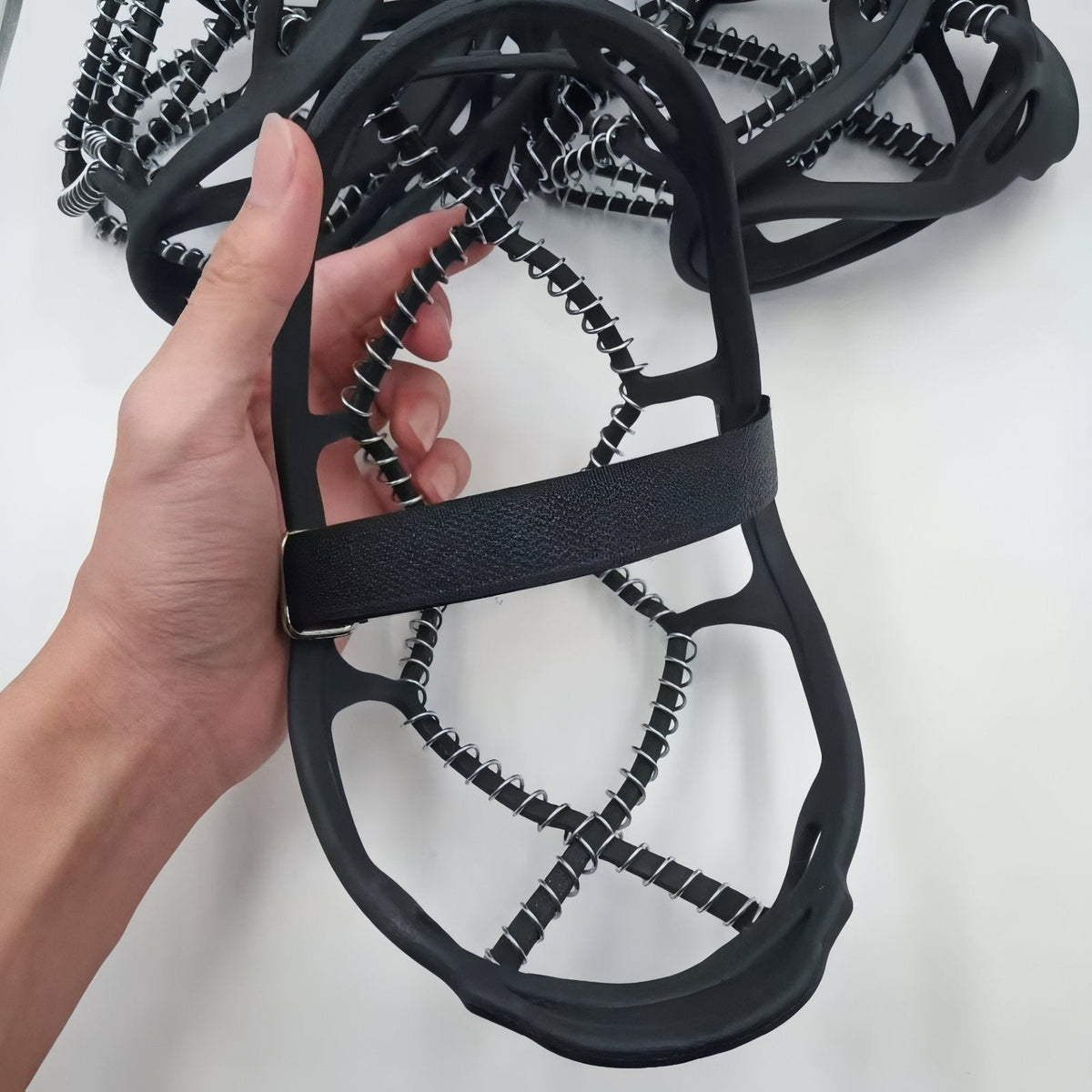 Crampons randonnée légers à griffes pour neige et glace | Esprit Baroudeur