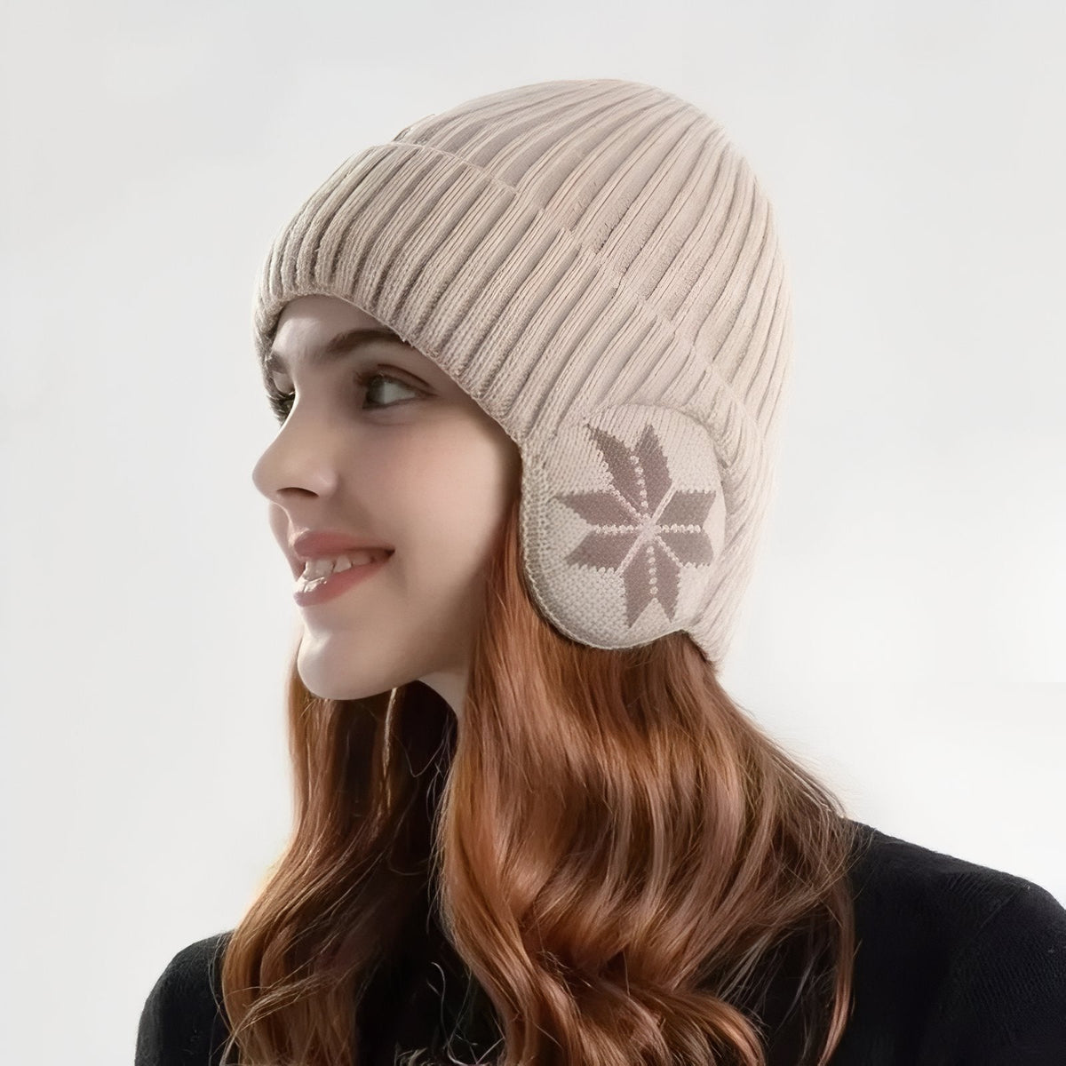 Bonnet cache-oreille tricoté motif flocon hiver | Esprit Baroudeur
