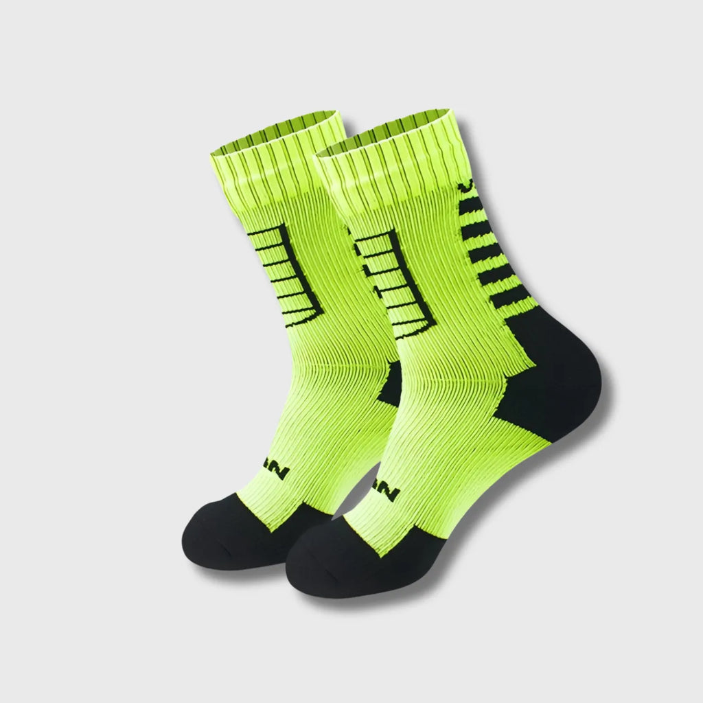 Chaussette imperméable randonnée mi-hauteur tout terrain | Esprit Baroudeur