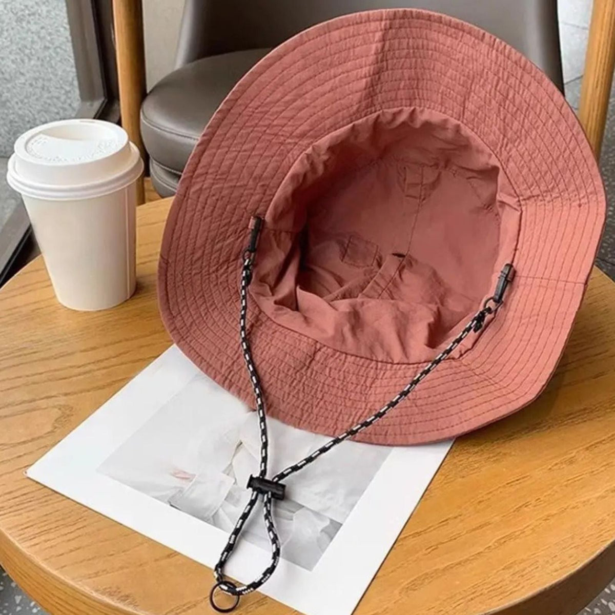 Chapeau de randonnée pliable imperméable avec cordon ajustable | Esprit Baroudeur