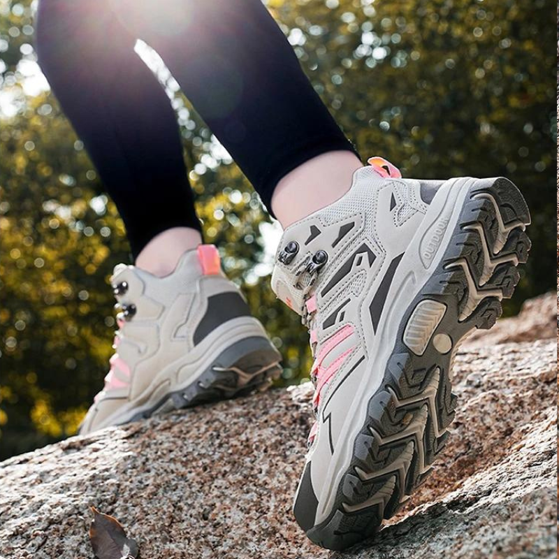 Bottes de randonnée montantes pour terrain accidenté | Esprit Baroudeur