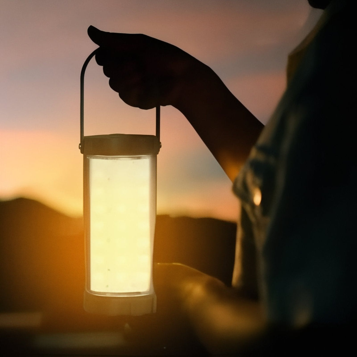 Lanterne puissante rechargeable LED camping suspendue | Esprit Baroudeur